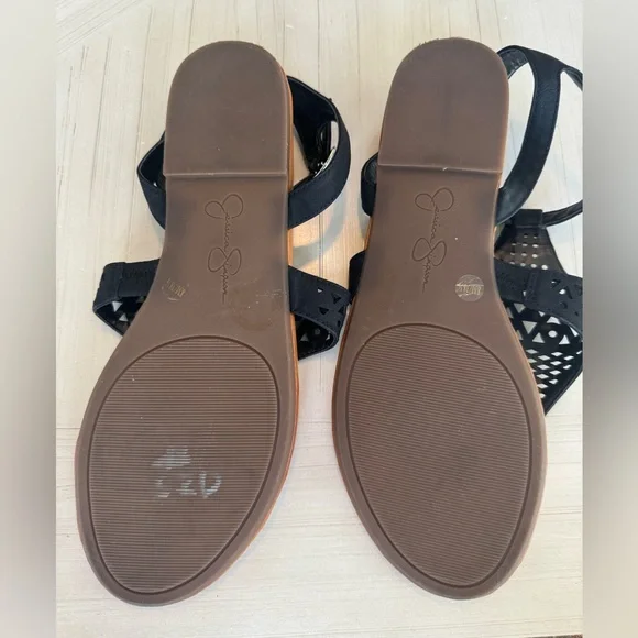 Jessica Simpson Flat Black & Tan Thong Sandals - Size 8 - Picture 5 of 6